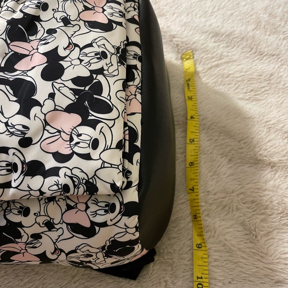 NWT Minnie Mouse Patterned Disney Backback - Picture 6 of 7